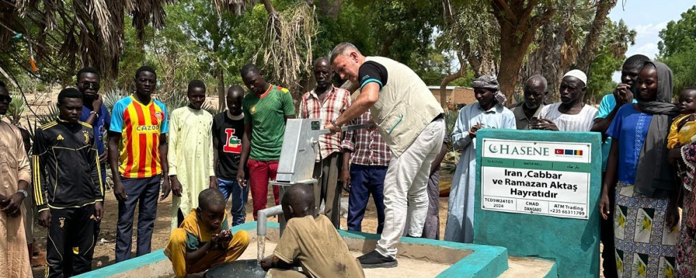 Les responsables de Hasene inaugurent des puits d'eau au Tchad